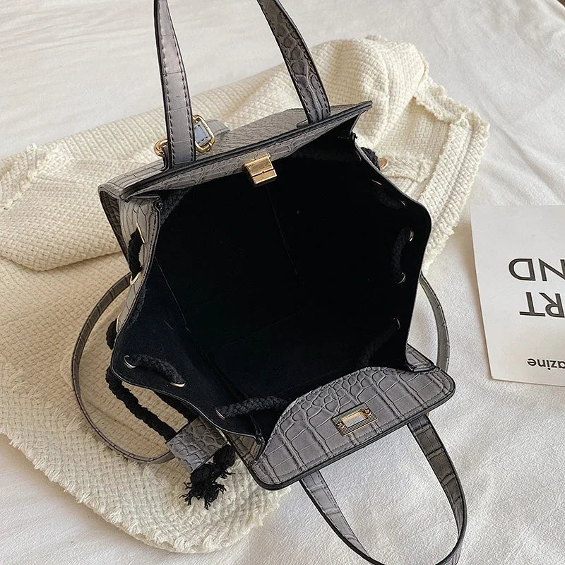 Cartoon Girl Handbag High Quality PU Leather Shoulder Bag for Women Pearl Crossbody Bag Designer Messenger Bag Female Satchel