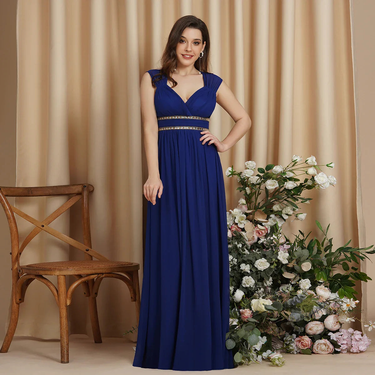 2024 Royal Blue Chiffon Bridesmaid Dress Evening Dress V-Neck Crystal Beaded Backless Wedding Dress Shipping Wthin 24 Hours