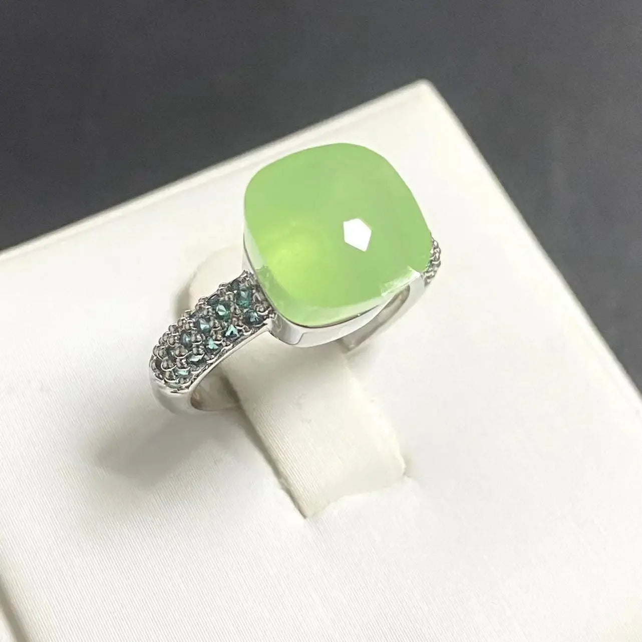 10.6mm Classic Ring for Women Light Blue Zircon Blue Topaz Candy Water Drop Crystal Ring Platinum Plated Jewelry Gift