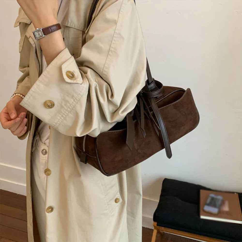 Retro Hand-Held Bowling Bag for Women's Autumn and Winter New Fashion Trend Suede Underarm Bag, Niche Commuting Bag