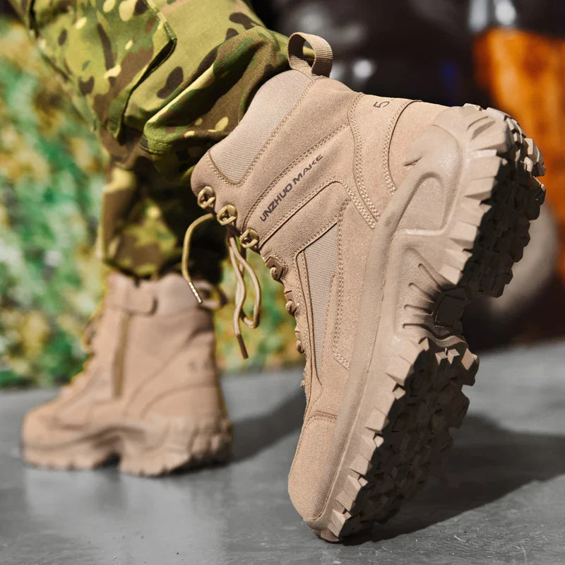 Outdoor boots, hiking shoes, hiking high top shoes, men's shoes, anti slip and wear-resistant off-road sports shoes, combat boot