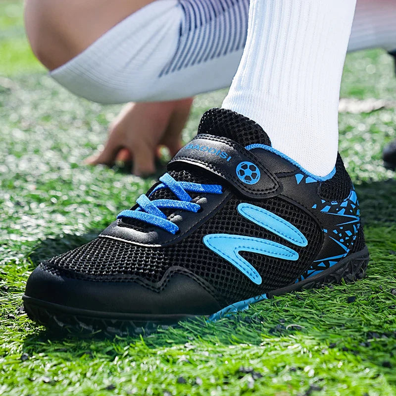 New Children Soccer Shoes Cleats Boys Football Boots TF Breathable Ultralight Grass Training Fast Athletic Sneakers 28-39