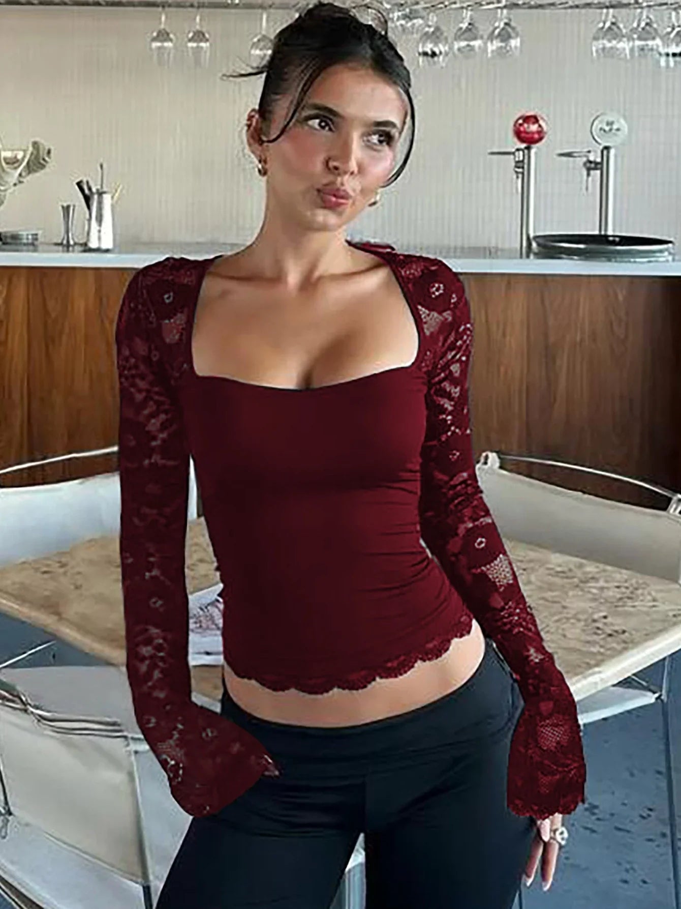 Hugcitar Moda Feminina Gola Quadrada Patchwork Renda Estampa Floral Manga Longa Blusa Curta Sexy Roupa Transparente Verão Festa Balada