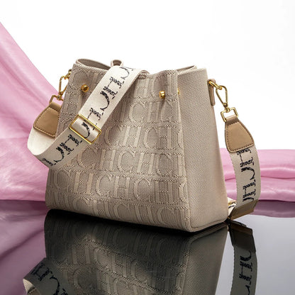 Classic Retro New Solid Color Letter Design Women's Shoulder Bag Fashion Party Multifunctional Occasion Handbag