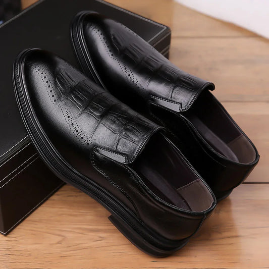 2026 Spring Autumn New Designer Brogue Shoes for Men Fashion Business Casual Shoes Male Solid Color Leather Shoe Loafers Man