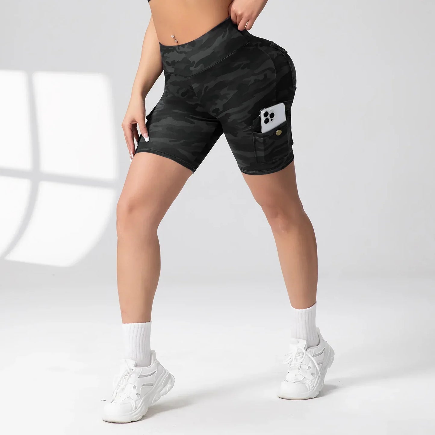 Camouflage Printed Women Shorts with Pockets Butt Lifting Tummy Tight Elastic Slim Outdoor Running Workout Shorts Streetwear