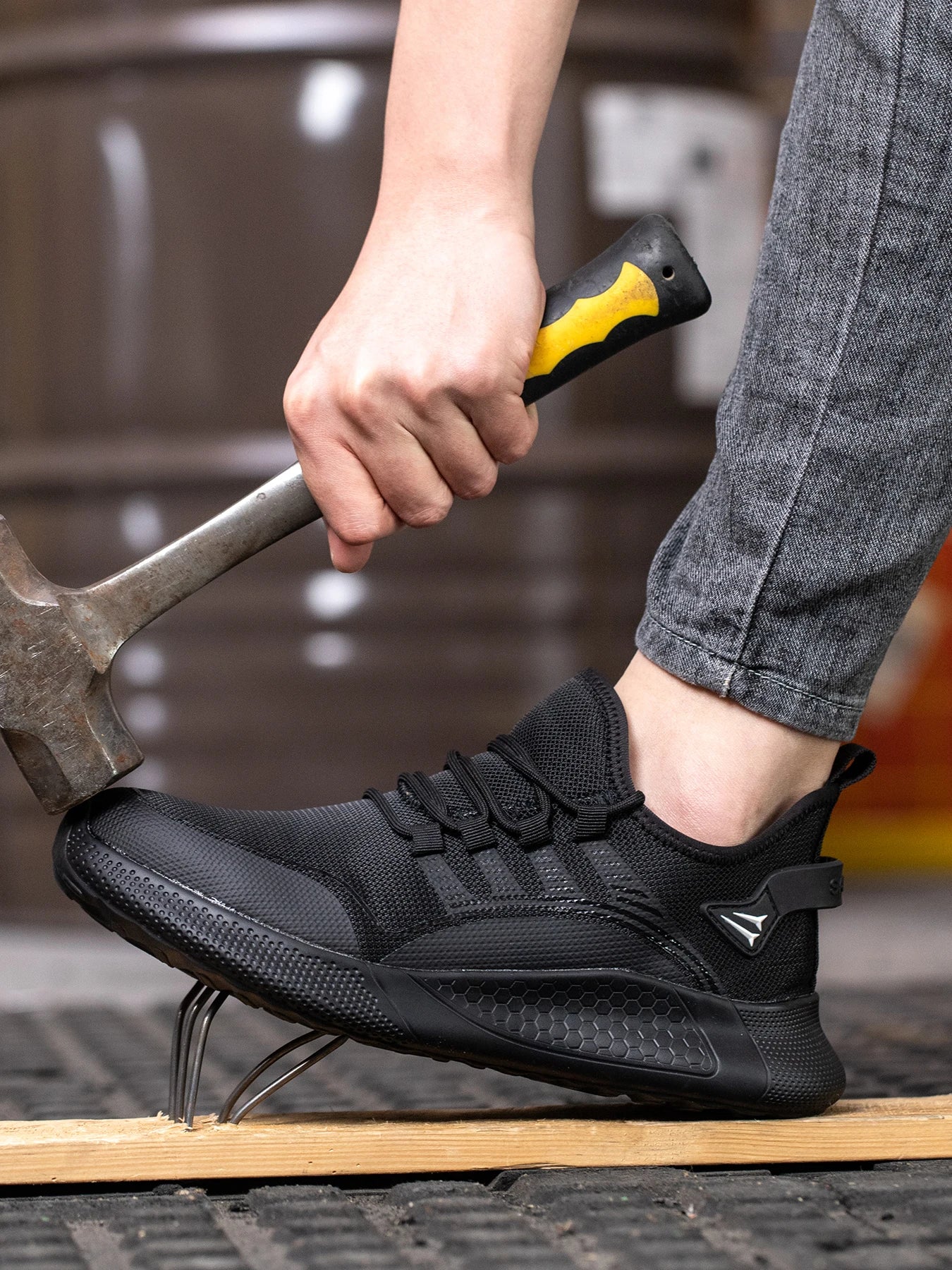 Men Safety Shoes For Work Safety Boots Protect Breathable Anti-smash Steel Toe Sport Work Sneakers Construction Security Boots