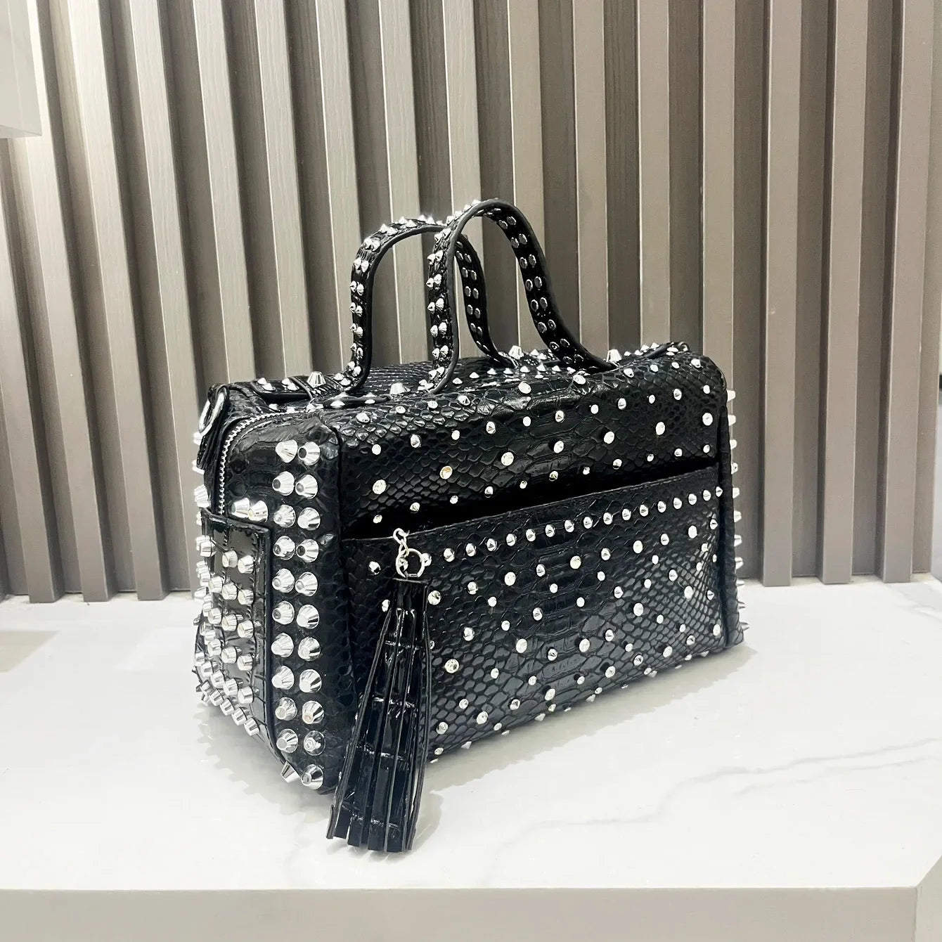 Women's bag luxury designer purses and handbags Shoulder bags vintage Rivet tote bag for women Large capacity travel bag purse
