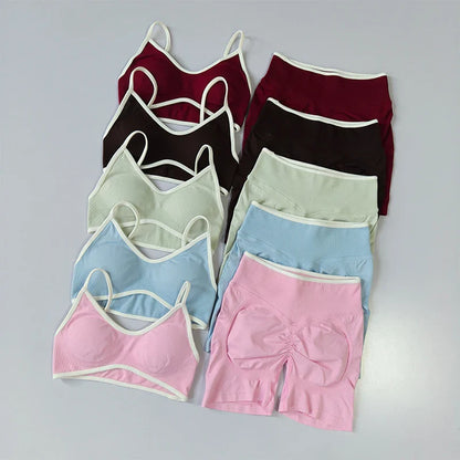 2PCS Yoga Suit Seamless with Chest Pad Tight Sports Bras and High Waist Shorts Outside Wear Running Exercise Fitness Yoga Set