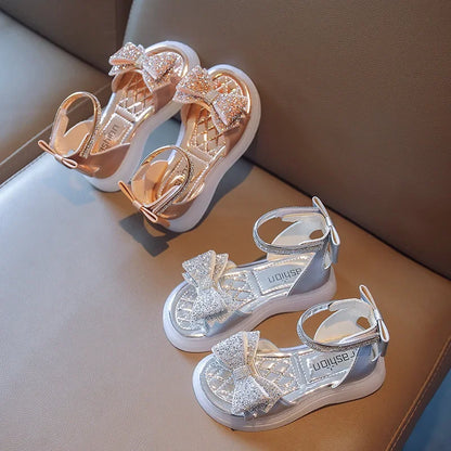Girls Princess Sandals 2026 Summer New Baby Sparkly Rhinestones Bow Shoes Fashion Non-slip Flat Children's Sandals Boots I05257