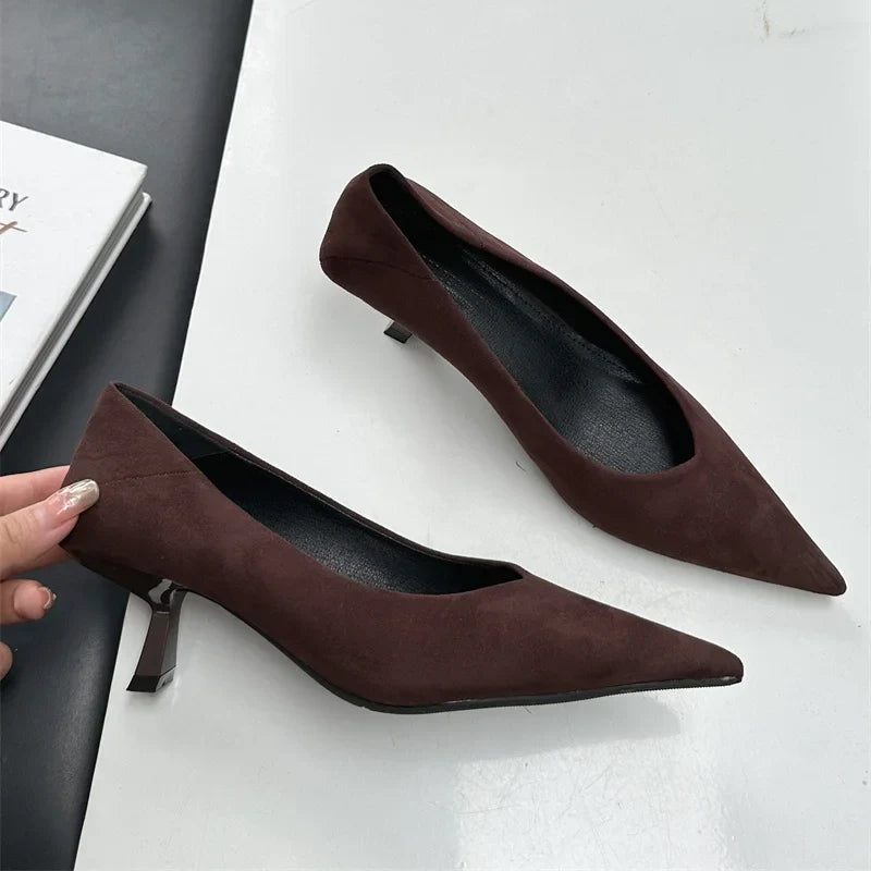Sapatos de salto alto femininos de bico fino para o outono de 2024, sapatos sexy e rasos, sapatos de salto fino elegantes para mulheres, sapatos de festa, sapatos de salto alto, sapatos elegantes de festa, sapatos femininos.