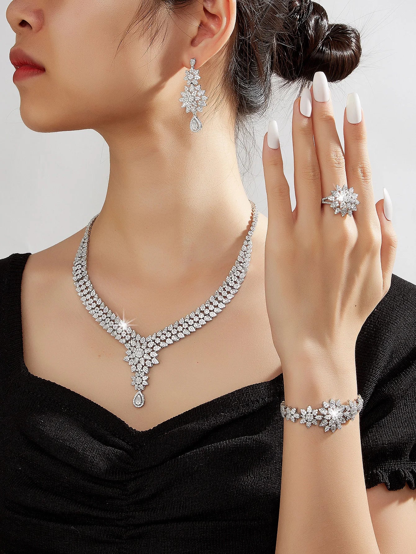 Luxury Brilliant Cubic Zirconia Bridal Jewelry Set Brides Accessories Tassel Water Drop Necklace Earring 4pcs Set for Wedding