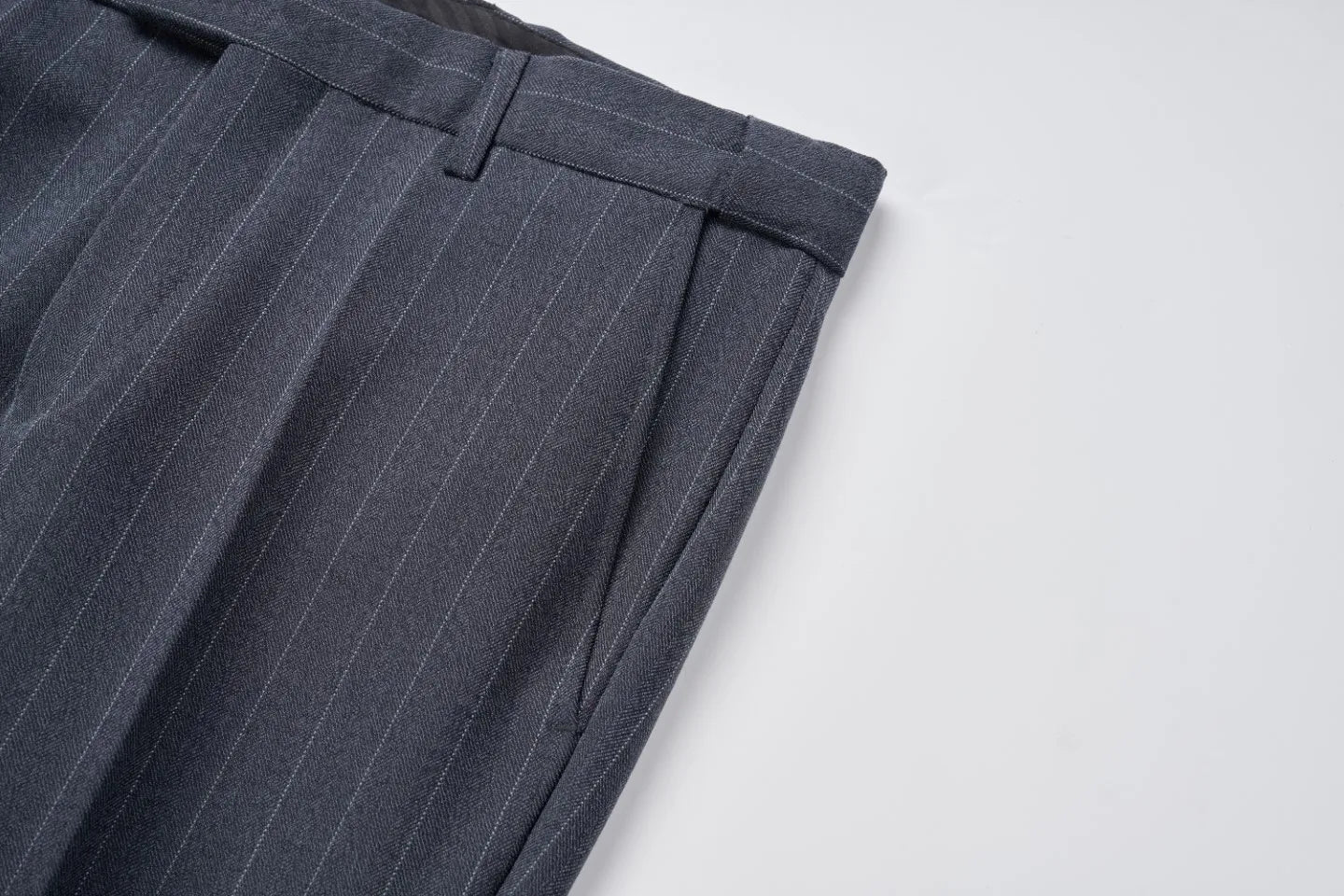Trajes Musculosos para Noivos 2025 Tamanhos EUA Alfaiataria 3D Italiana TR para Ombros Largos Conjunto de Casamento e Negócios com Calças Ajustáveis