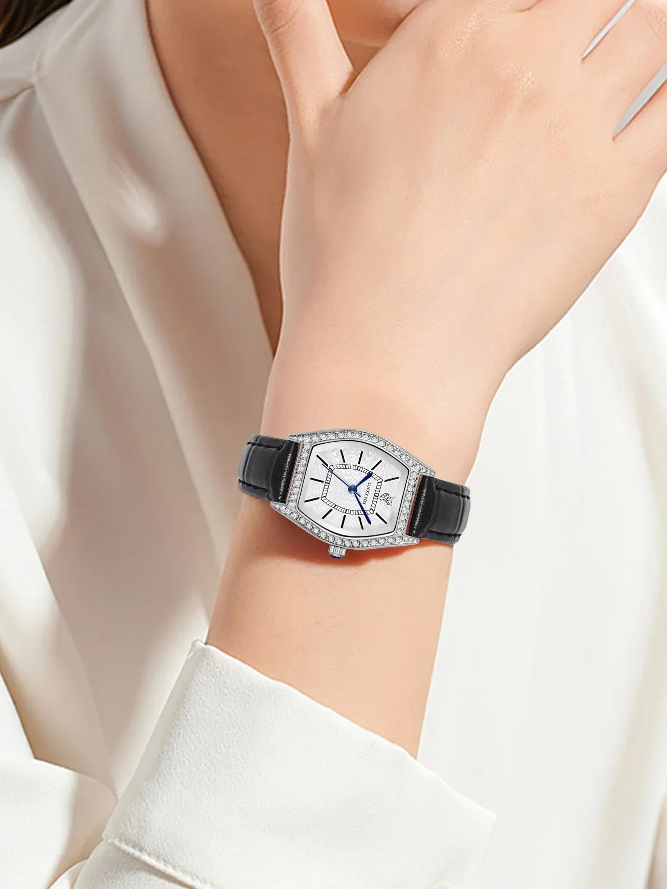 Retro ladies quartz watch barrel-shaped diamond luxury ladies wristwatch fashion watch as a gift