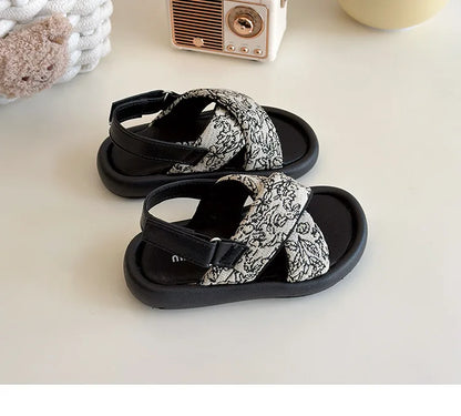 2026 Girls' Sandals Summer New Korean Version Little Girls All Design Sense Cross Strap Beach Sandals Comfort Daily Kids Sandals