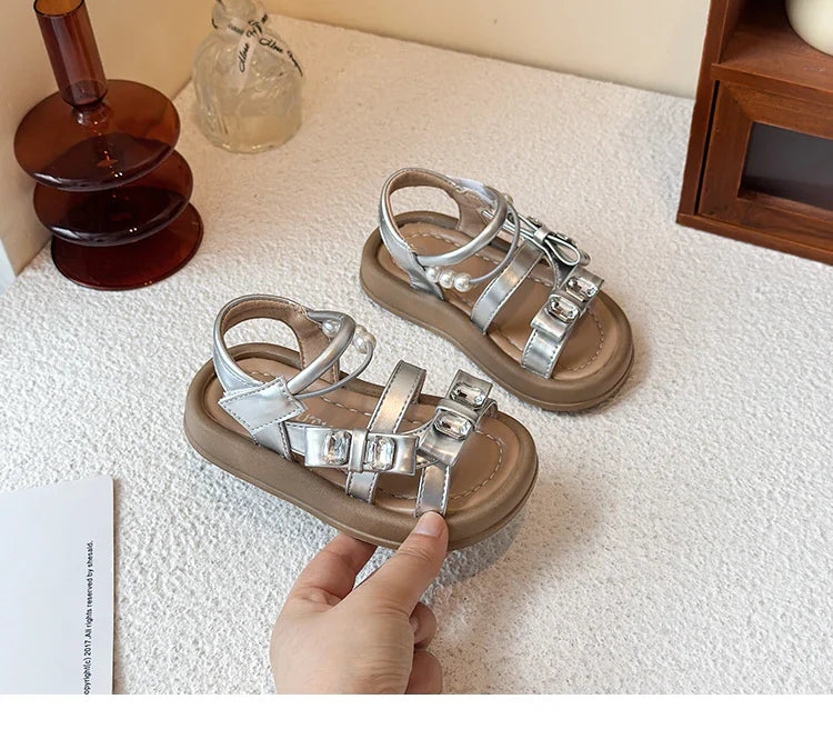 Girls' rhinestone sandals 2025 Summer New children's perforated breathable princess shoes Girls' soft-soled beach shoes