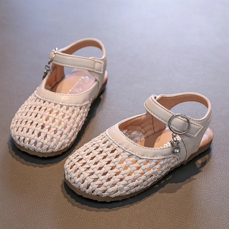 2026 Summer New Girls Woven Princess Shoes Cute Soft Sole Closed Toe Sandals Korean Style Kids Beach Shoes