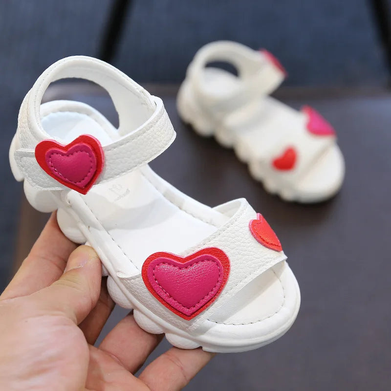 Lovely Heart Shape Children Sandals for Girls 2026 Summer Open Toe Sandals Kids Girls New Arrival Baby Girl Beach Shoes I03123