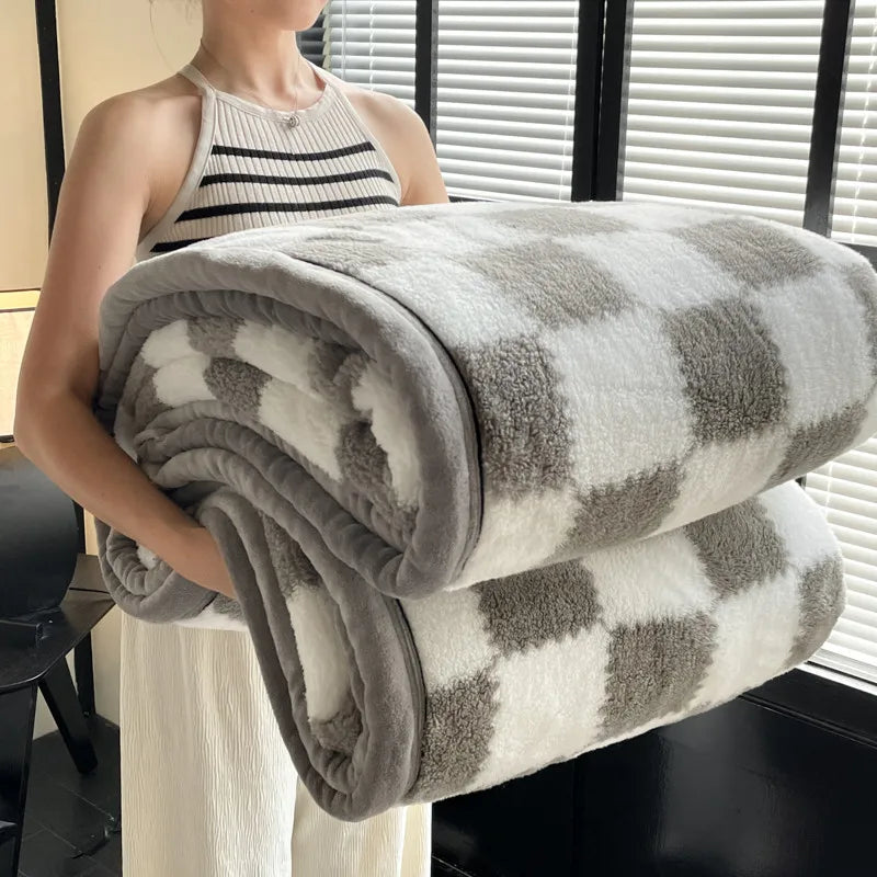 New Grade A Half-sided Velvet Autumn Winter Keep Warm Blankets for Bed Soft Fluffy Warmth Sofa Blanket Shawl Napping Blankets