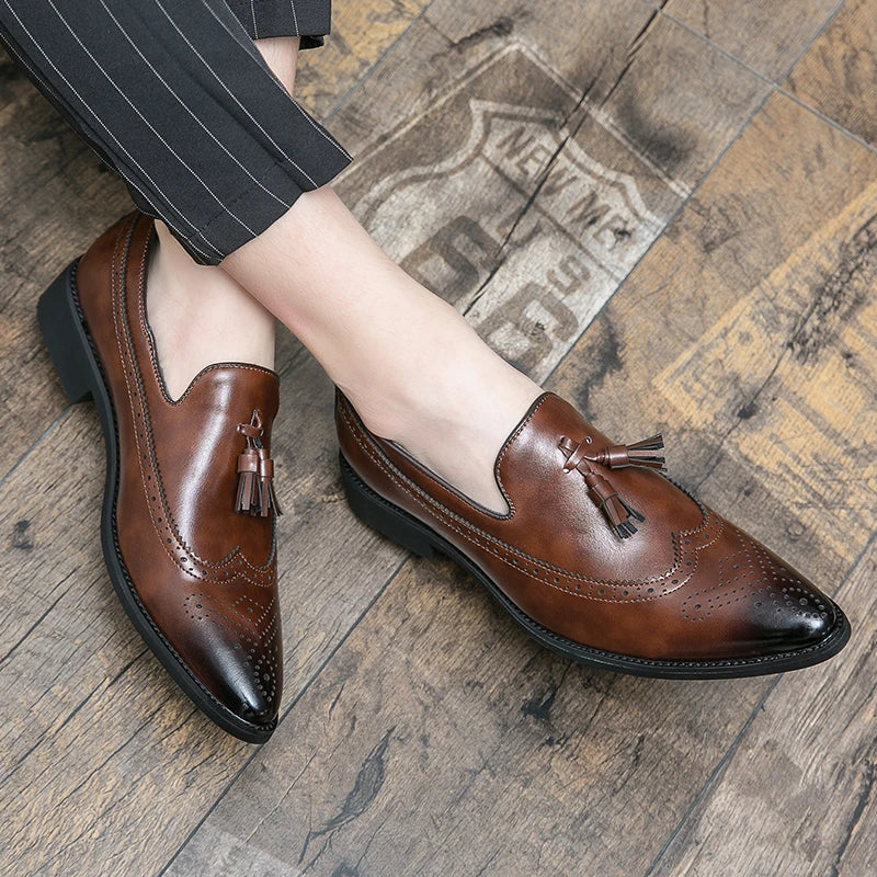 Pointed Toe Brogues Shoes Men Classic Casual Business Leather Shoes For Men Formal Social Party Leather Tassel Loafers Male