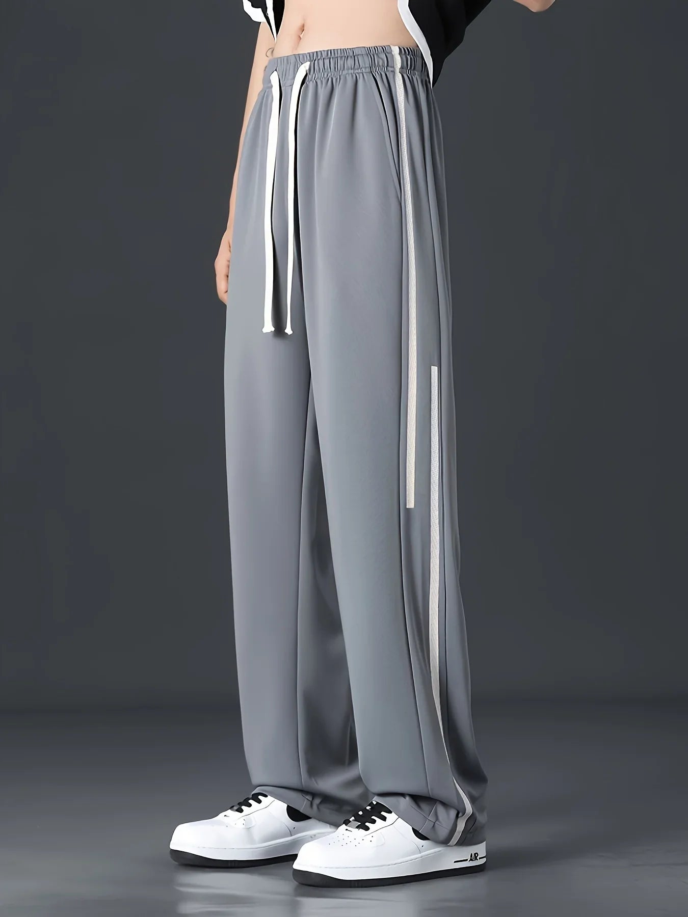 Men's summer sweatpants with drawstrings and pockets, quick-drying loose fit, smart casual jogging bottoms for outdoor activitie
