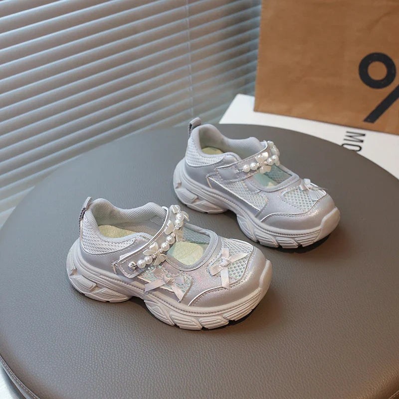 Girls Hollowed-out Mesh Sports Sneakers with Beaded Bow 2026 New Summer Toddler Barefoot Beach Shoes Platform Versatile Sandals