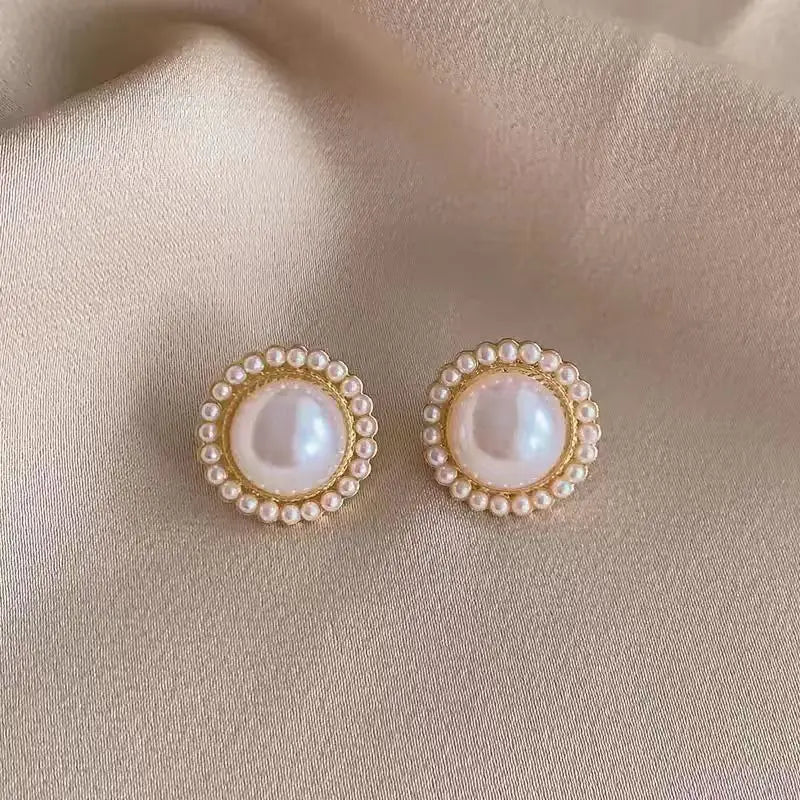 Vintage Imitation Pearl Stud Earrings for Women French Elegant Internet Celebrity Earring Luxury Fashion Jewelry Wedding Bride