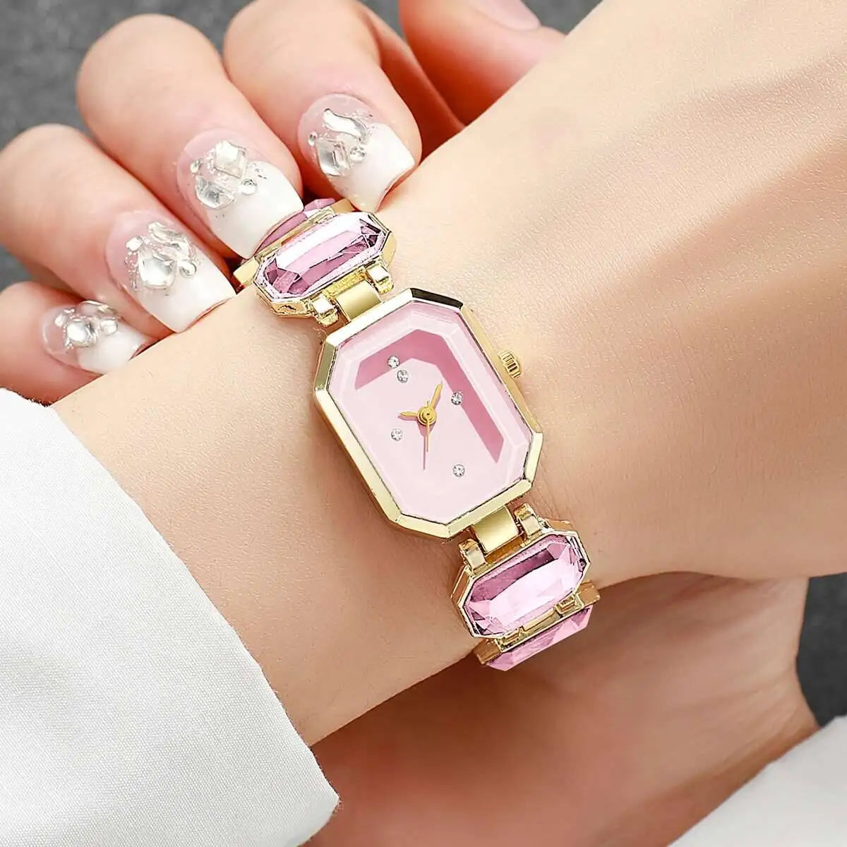 Elegant Women Watches Fashion Rectangle Dial Quartz Wrist Watches Girls Clock Reloj Hombre（Without Box）