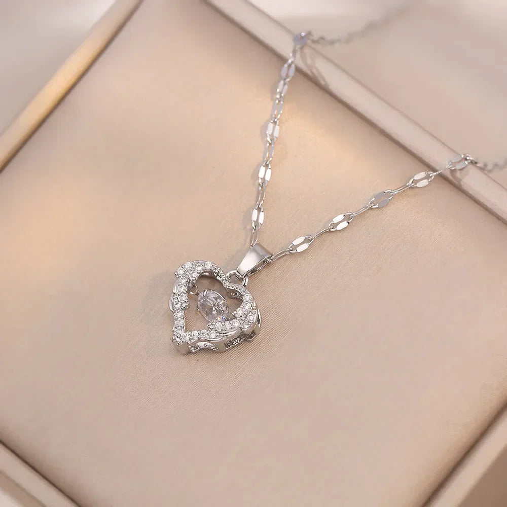 Fashionable and Luxurious Peach Heart Pearl Oyster Necklace, Personalized and Versatile Stainless Steel Clavicle Chain