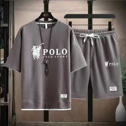 A two-piece set of men's short-sleeved T-shirt and sports shorts for summer fashion, breathability, fitness and casual jogging