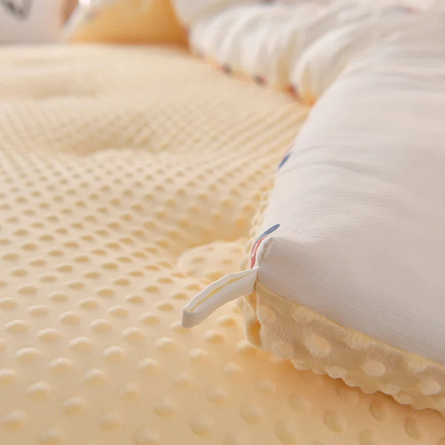 Microfiber is thickened by 3D beanie velvet to protect the warm winter blanket by single double fall and winter