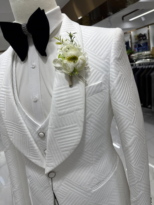 Patterned Elegant White Man Suit Jacket Vest Pants Fashionable 3-pieces Shawl Lapel Groom Wear Modern Glam Tuxedo Chic Set