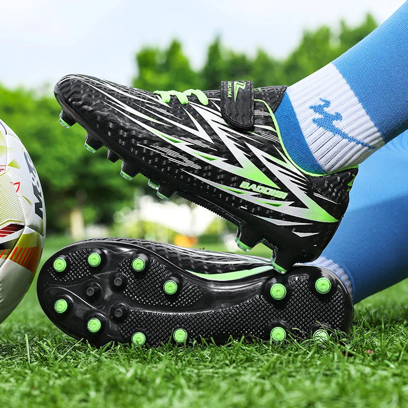 New Kid Professional Football Boots Soccer Shoes Match Boys Sports Shoes Comfortable Sneakers Match Outdoor Non-Slip Unisex