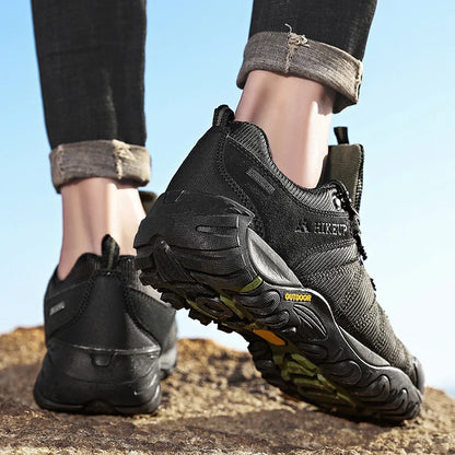Non-slip Men Hiking Shoes Breathable Outdoor Wear Resistant Splashproof Climbing Men Sneaker Tourism Mountain Shoes