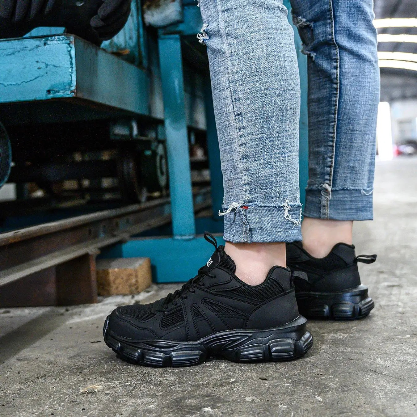 Protective Shoes For Women Women Work Sneakers Fashion Safety Shoes Anti-smash Anti-puncture Indestructible Shoes Work Boot