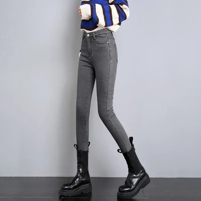 Winter Lady Thermal Plush Jeans Snow Warm Stretch Jeans Hot Sale High Waist Fleece Pants Female Straight Leg Denim Trousers