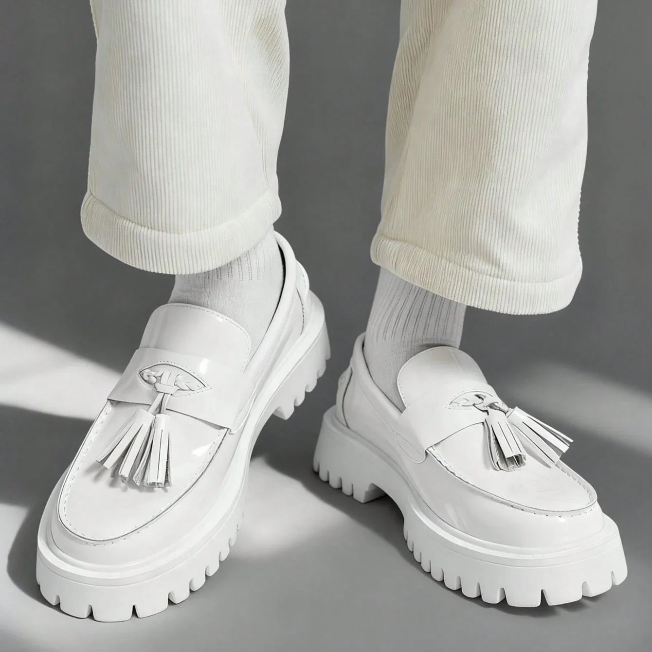 Fashion Tassel Thick Sole Leather Men's Shoes Loafers Slip-On Business Dress Shoes For Gentleman Glossy Formal Party White Shoes