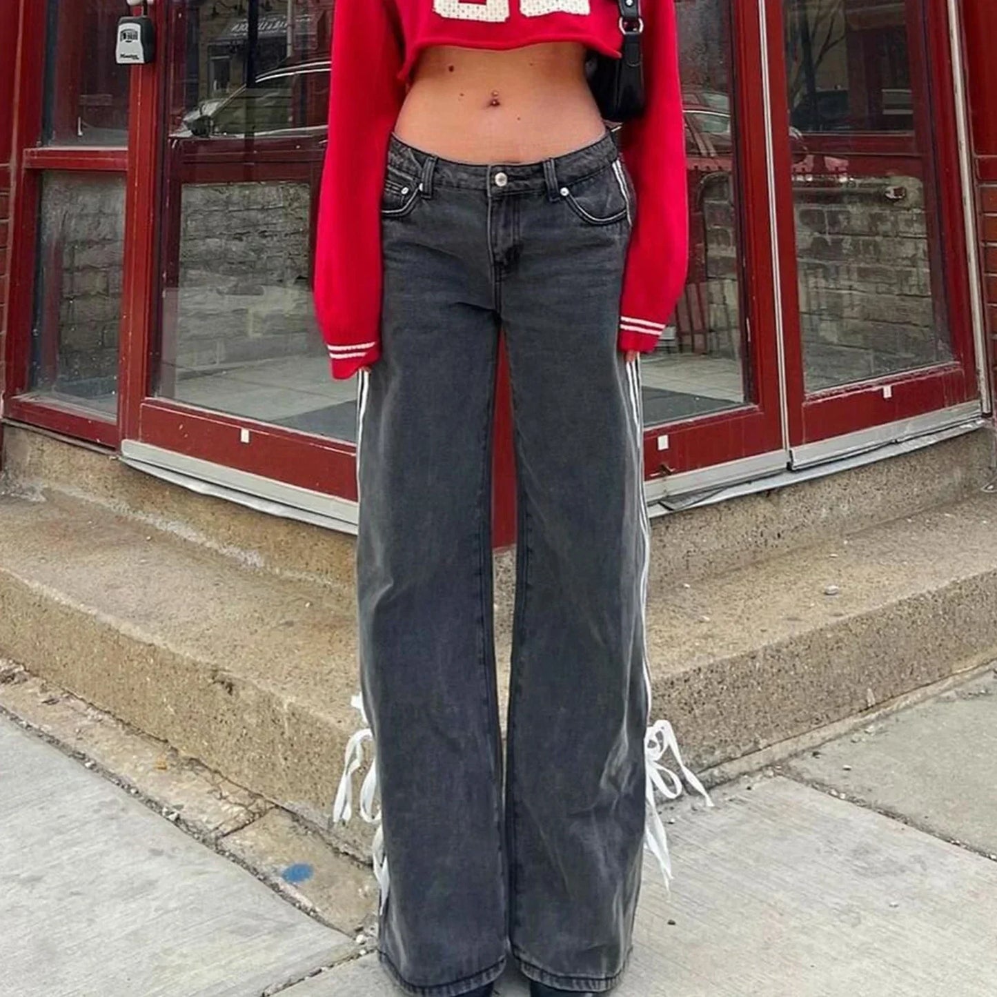 Calça Jeans Y2k com Faixa Lateral, Laço, Cintura Baixa, Perna Reta Larga e Folgada