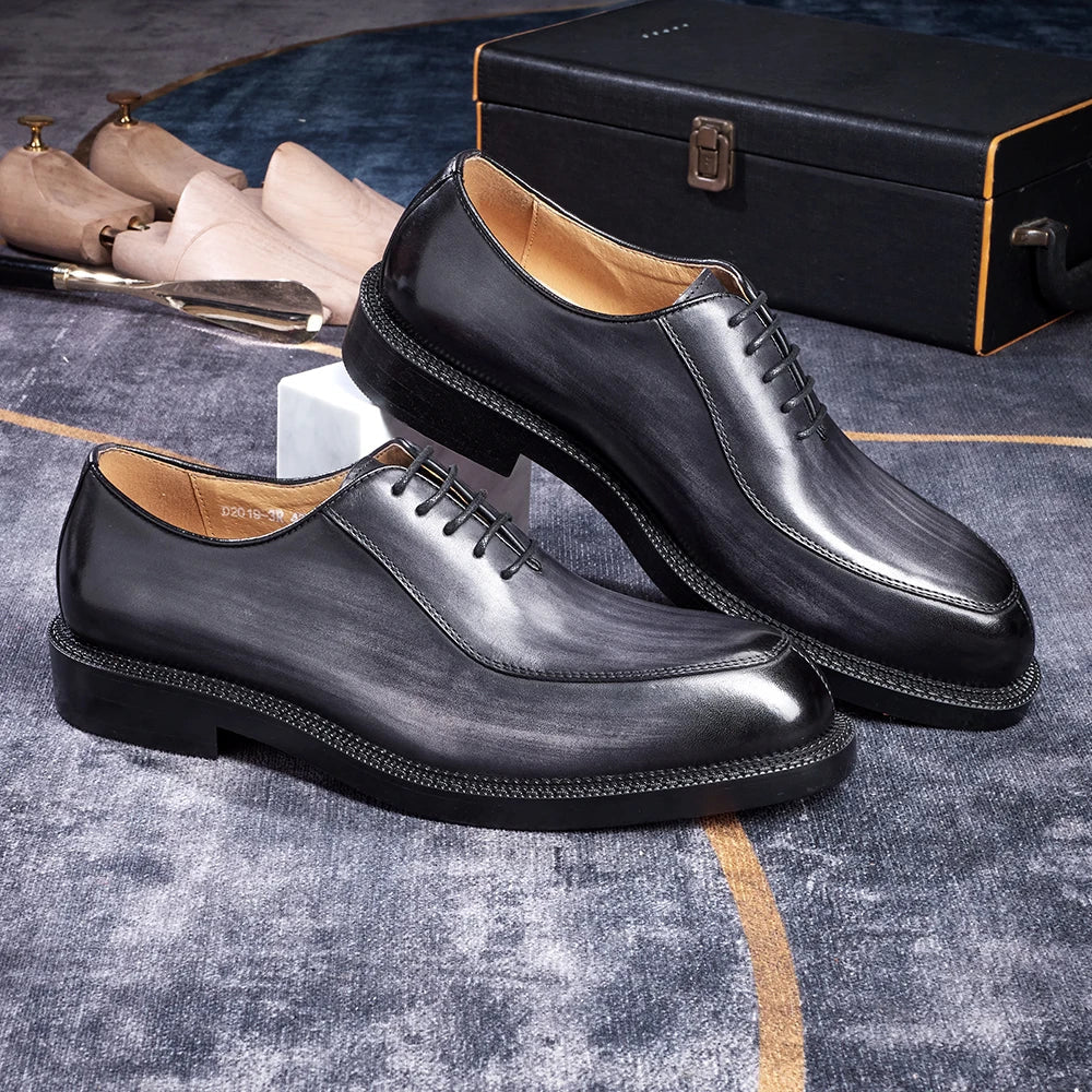Elegant genuine leather British style toe shoes, men's shoes with carved red soles, business shoes, men's formal wedding dresses