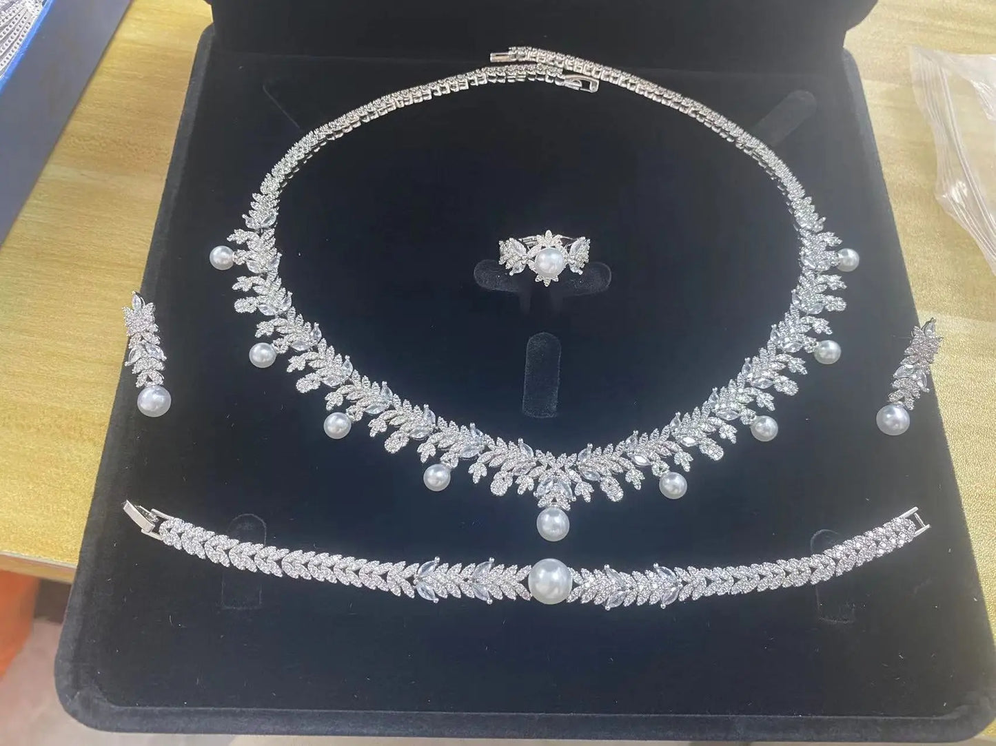 2023 New Cubic zirconia Pearl Necklace Earrings Set of 4 Women's Wedding Party All Zircon Dubai Bridal Jewelry Set Gift