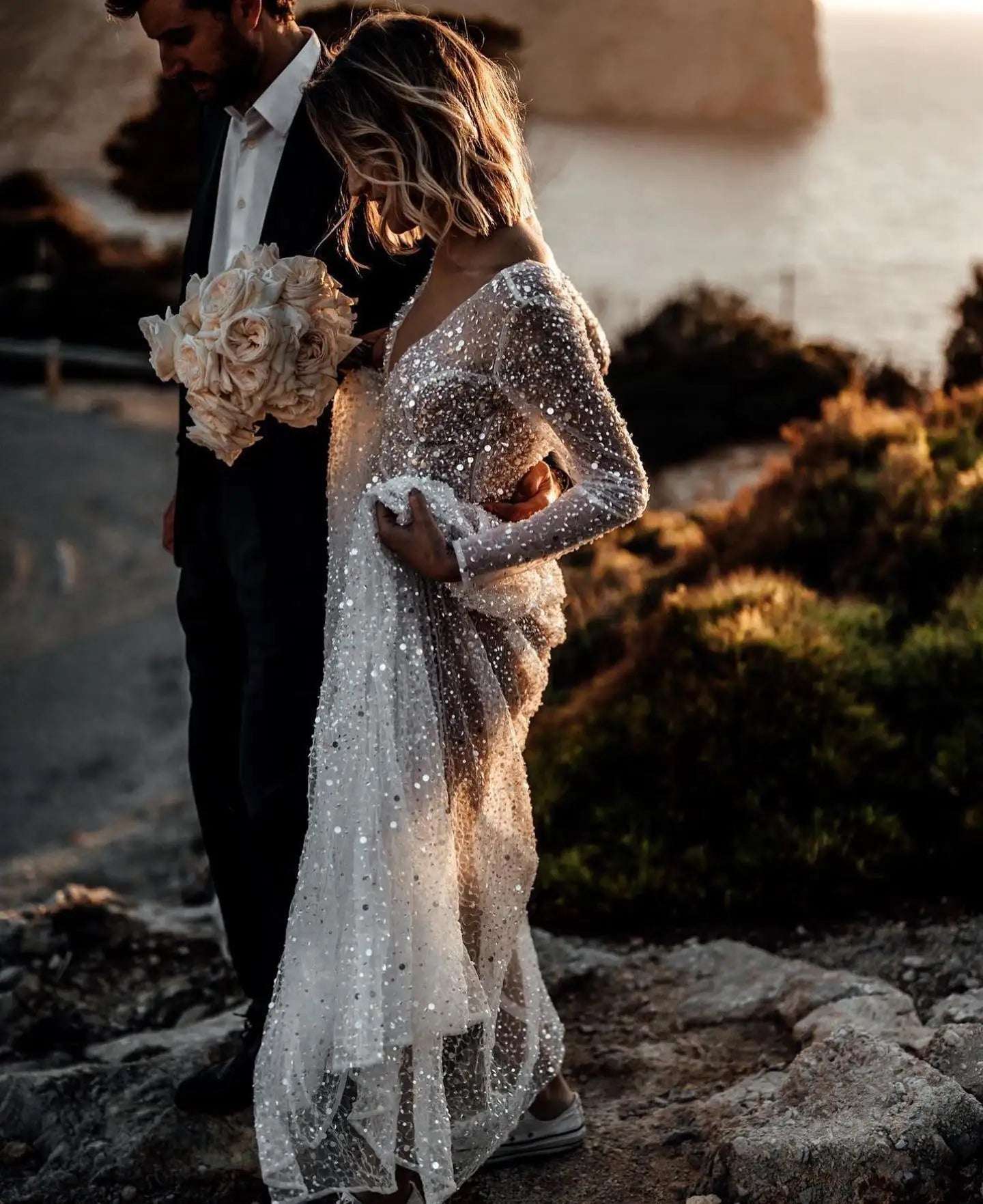 Stunning Beaded Sequined Long Sleeves V-neck Wedding Dresses Formal Party Grown Evening Dresses 2024 Rode De Morrie