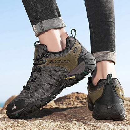 Non-slip Men Hiking Shoes Breathable Outdoor Wear Resistant Splashproof Climbing Men Sneaker Tourism Mountain Shoes