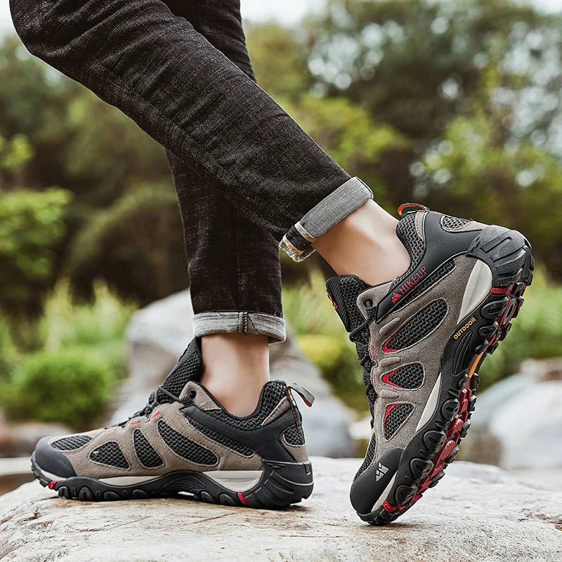 New Non-slip Wear Resistant Men‘s Outdoor Hiking Shoes Breathable Splashproof Climbing Men Sneaker Hunting Mountain Shoes