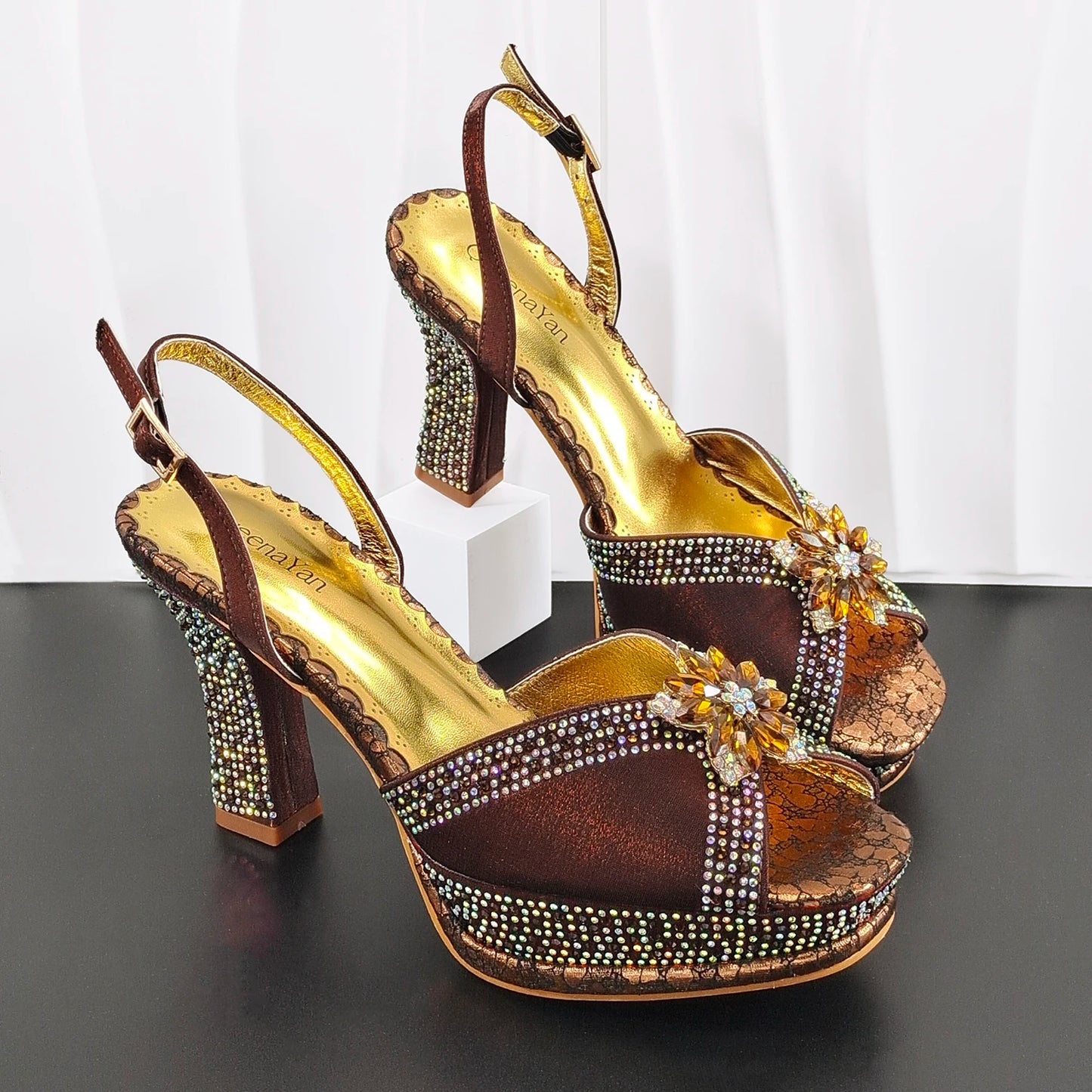 INS New Arrival Colorful Crystral Decoration Design Elegant Mature Party Wedding Peep Toe Ladies High Heels and Bag Set