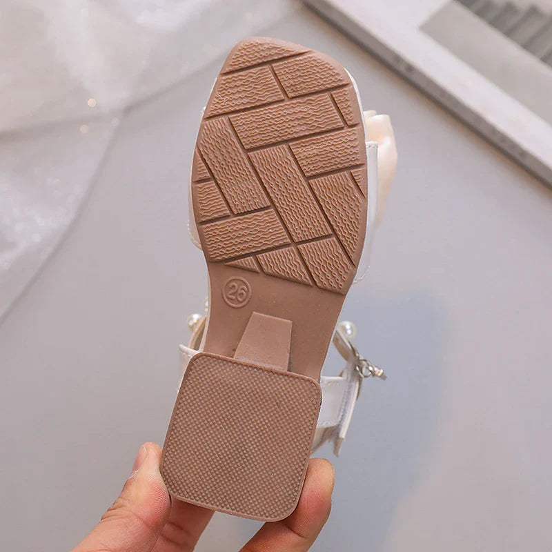 Sweet Girl's Sandals Bowtie Beading Patent Leather Children Sliders Summer Party Elegant Low Heel Black Beige Kids Shoes 26-36