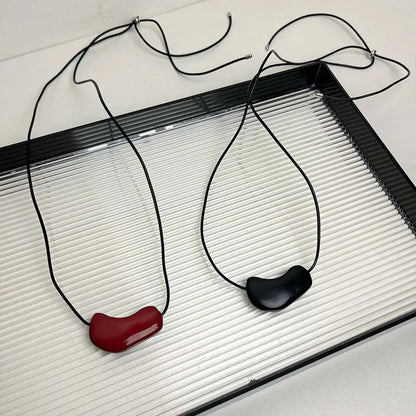 Luxury Irregular Red Enamel Heart Pendant Necklaces for Women Fashion Adjustable Black Rope Sweater Chain Necklaces Jewelry ﻿