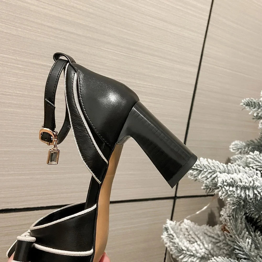 2025 French Style Genuine Leather Sandals Women Covered Toe Butterfly Knot Party Dating Sandals Office Ladies Pumps