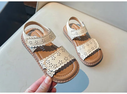Fashionable Girls Sandals Summer Hollow-out Flowers Princess Sandal 1-6 Years Old Student Outside Wearing Versatile Shoes I03023