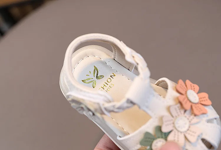 Girls Summer Fashion Light Hollow Breathable Sandals Toe Anti Kick Children Princess Shoes Toddler Toe Flower Toddler Shoes