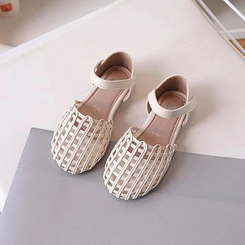 2025 Children Sandals for Girls Summer New Fashion Korean Style Soft Bottom Anti-slippery Versatile Woven Cut-outs Beach Shoes